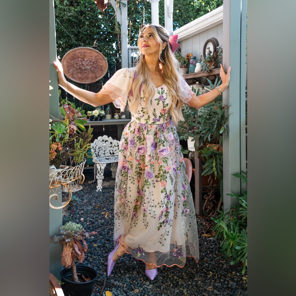Ivy City Co “Flora Dress” in Pastels